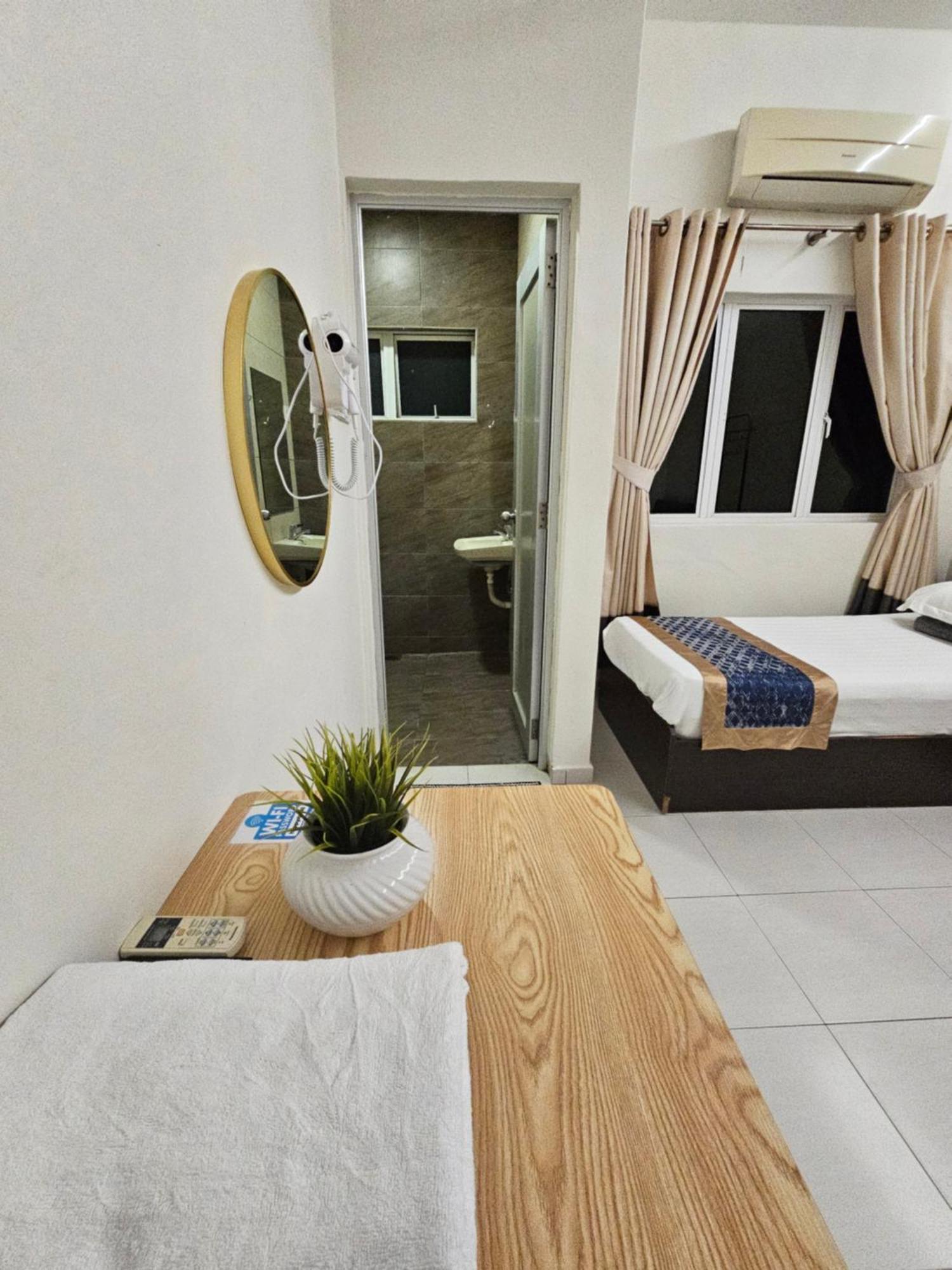 Warni 45 Whole Or Homestay