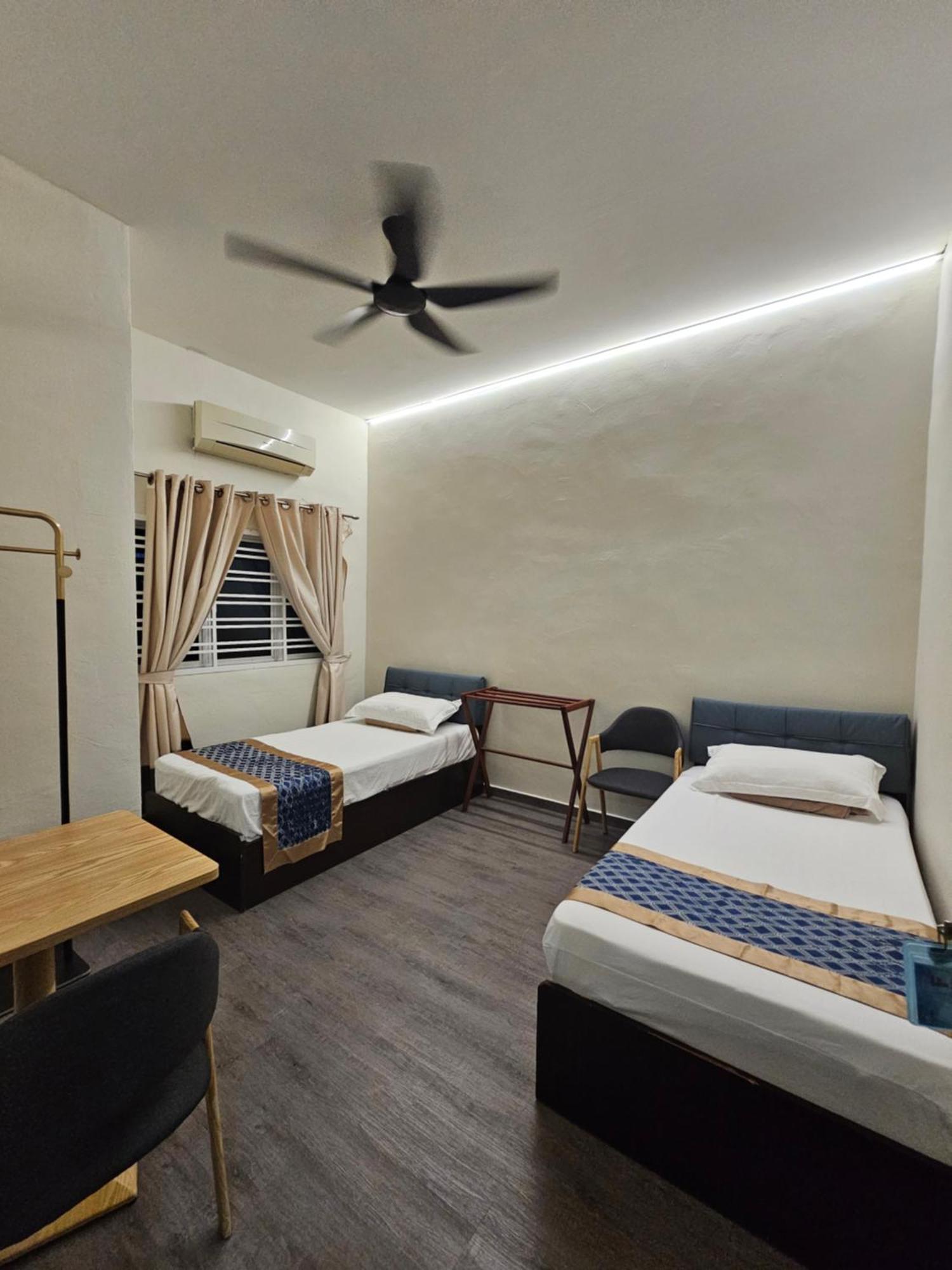 Warni 45 Whole Or Homestay