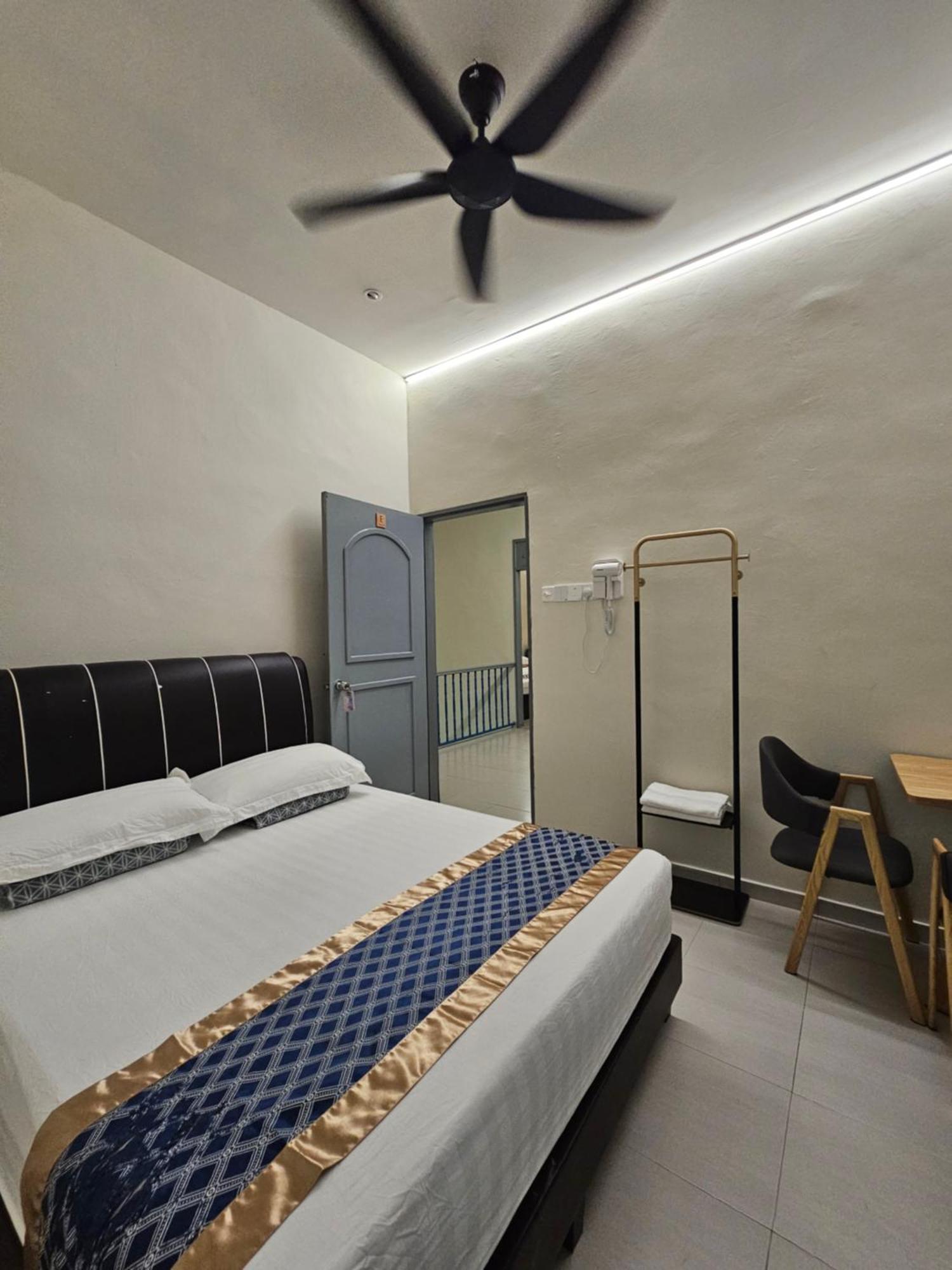 Homestay Warni 45 Whole Or *