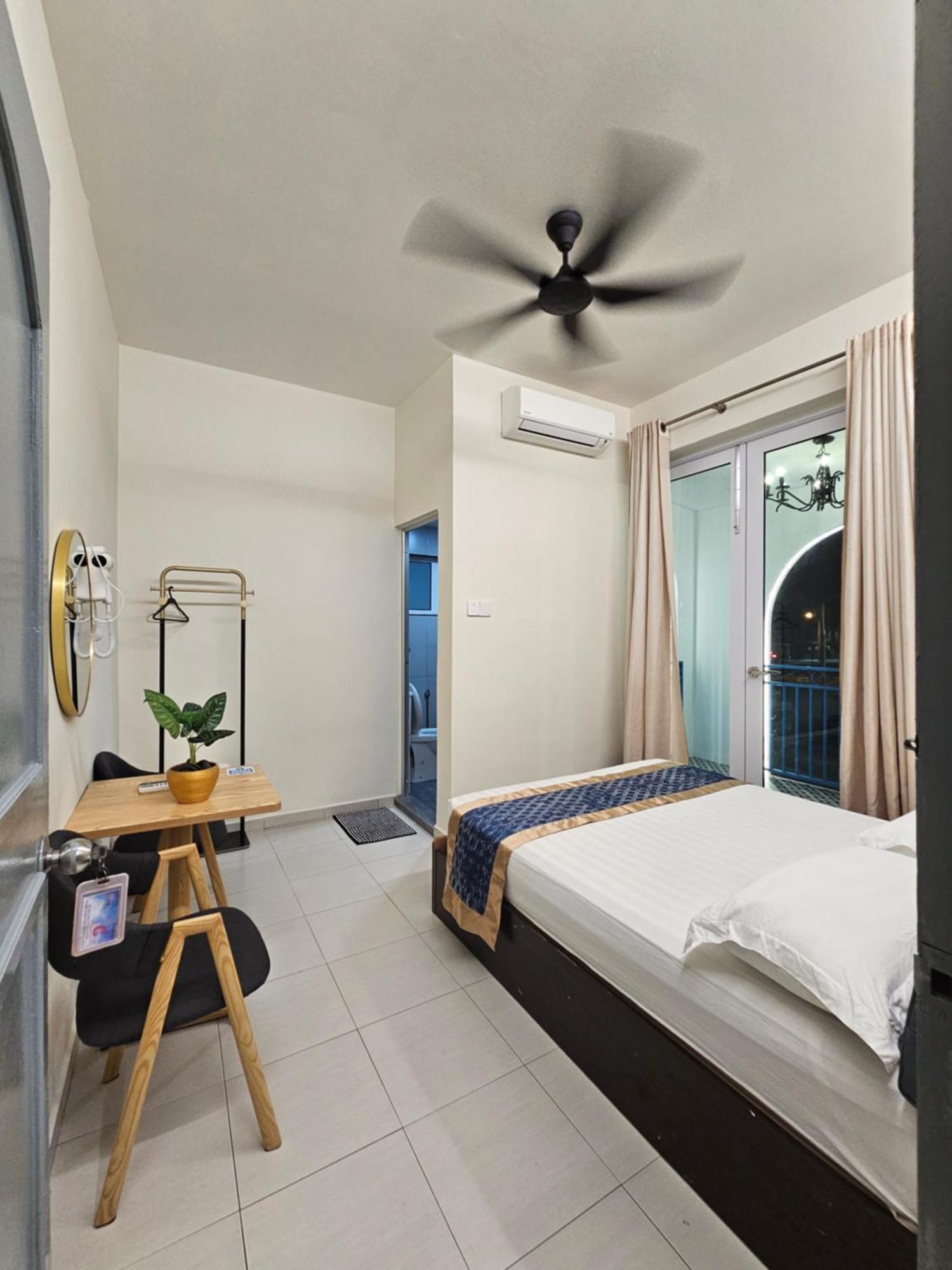 Warni 45 Whole Or Homestay
