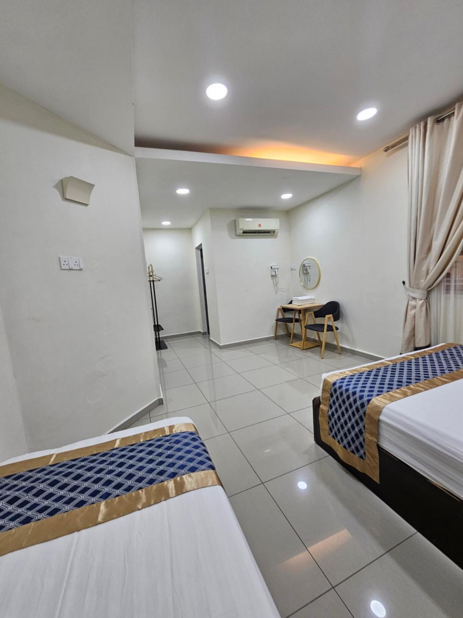 Warni 45 Whole Or Homestay *