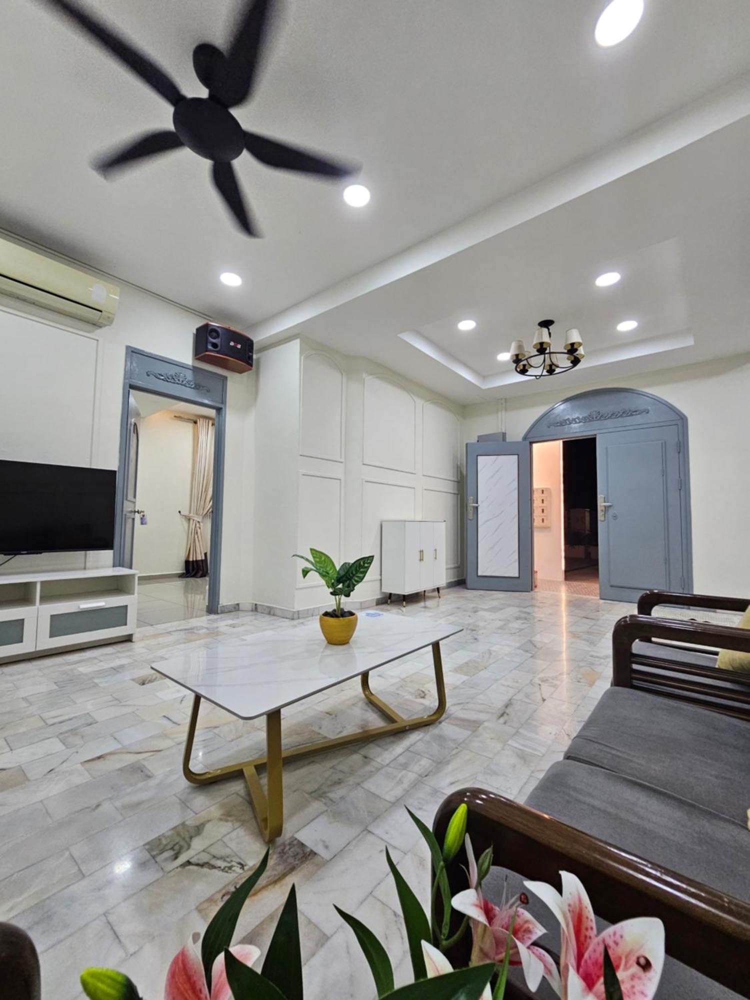 Warni 45 Whole Or Homestay
