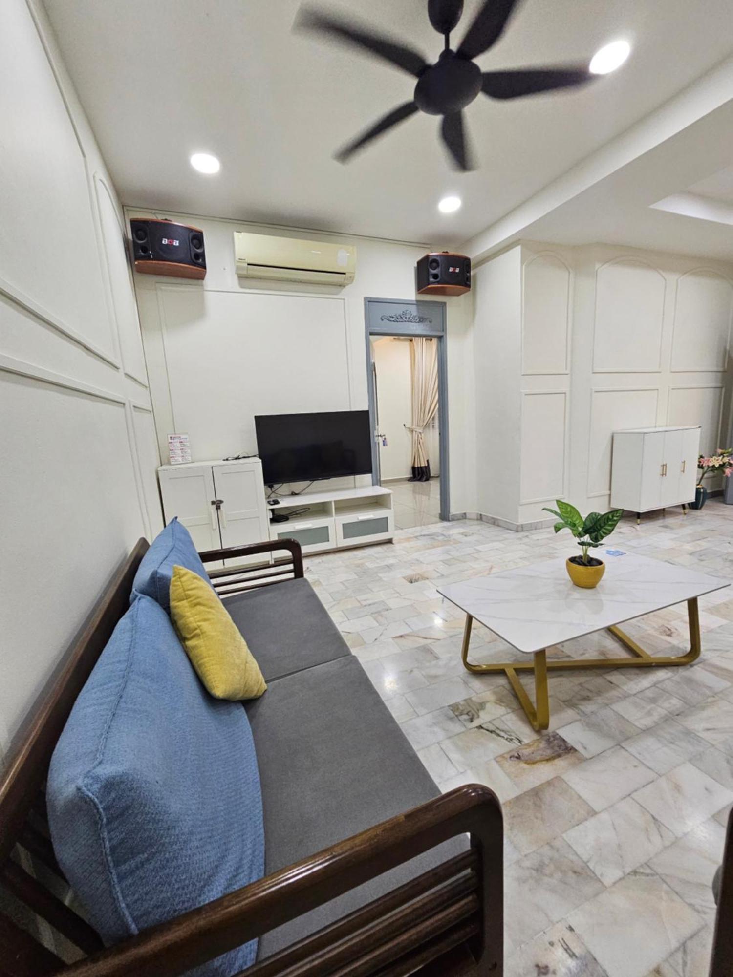Warni 45 Whole Or Homestay *