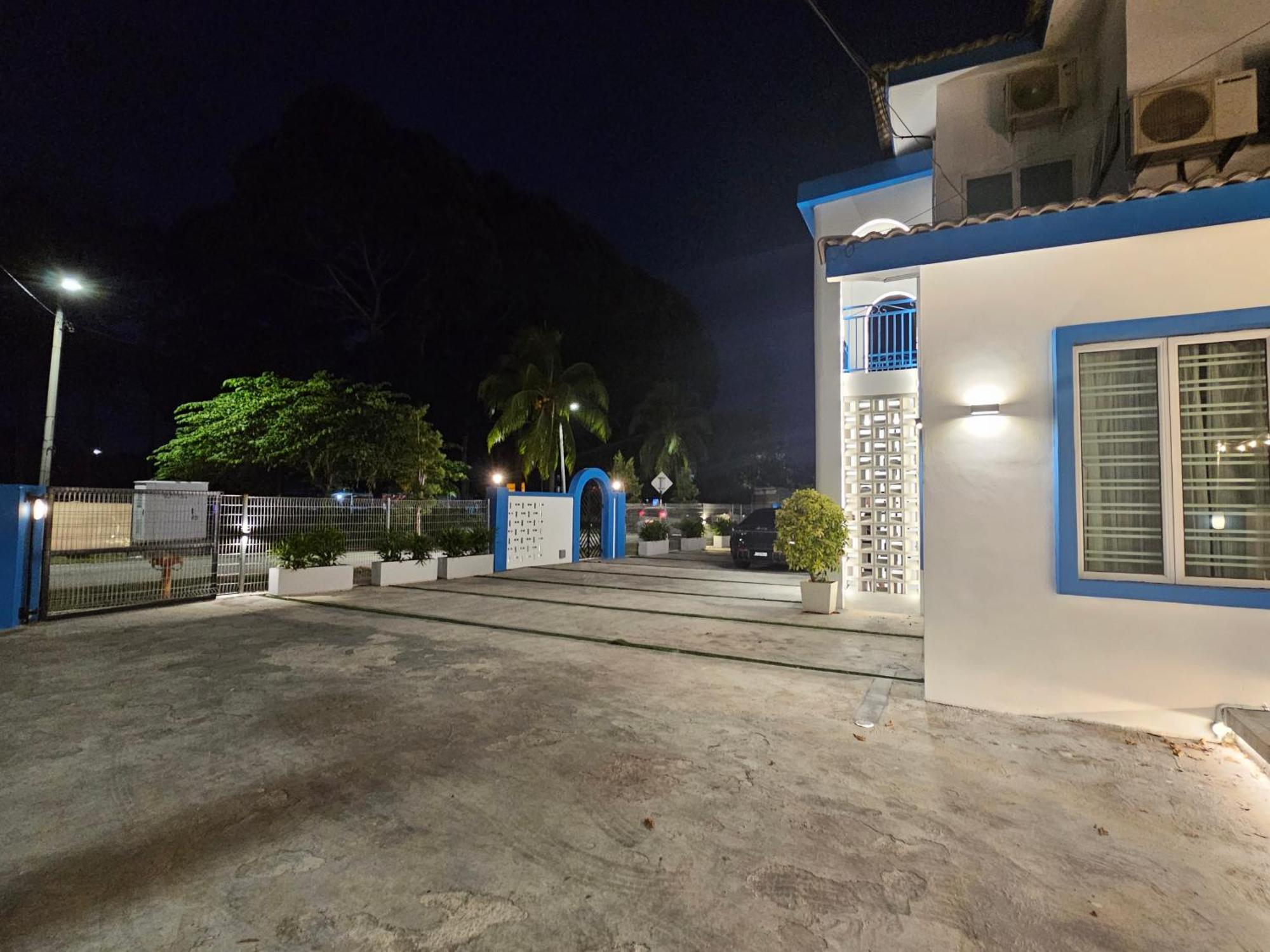 Warni 45 Whole Or Homestay Muar