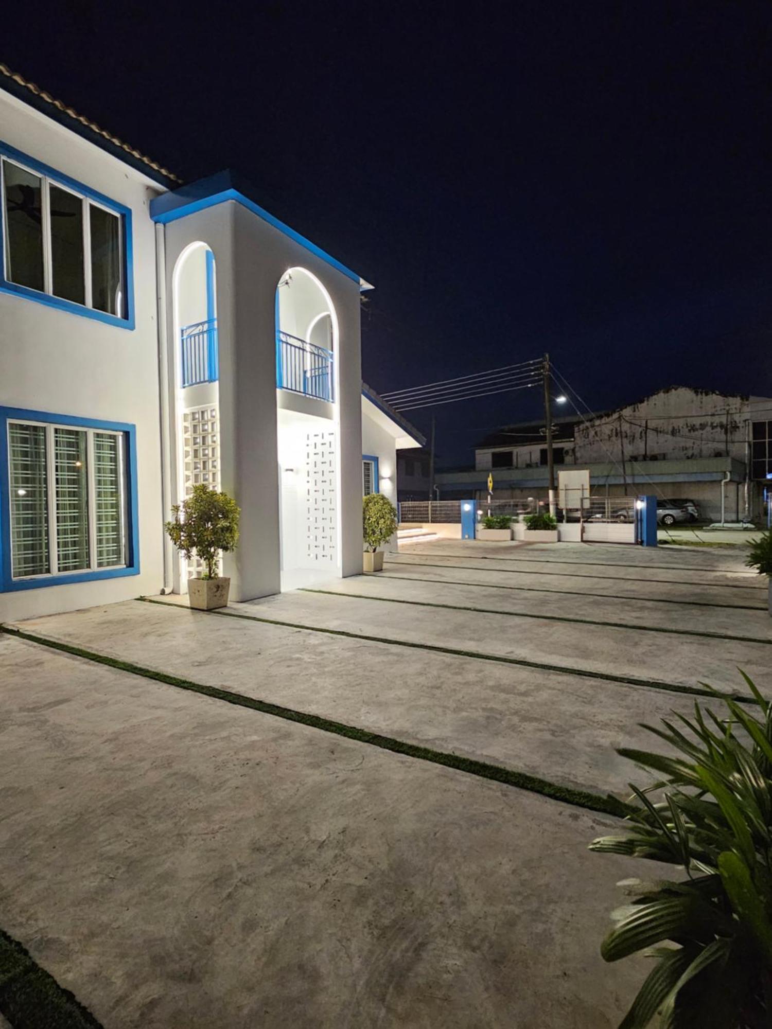 Warni 45 Whole Or Homestay Muar